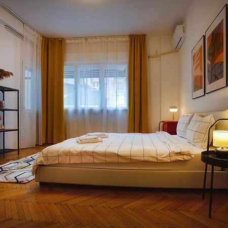 Ultracentral Hong Kong 3 Bdrm Apartment Букурещ Екстериор снимка