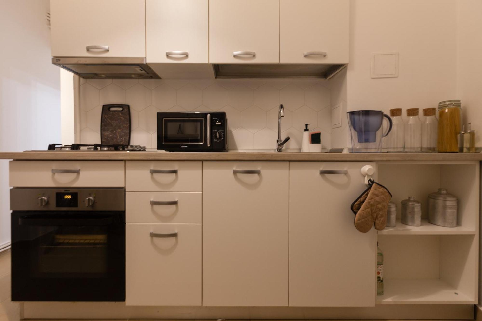 Ultracentral Hong Kong 3 Bdrm Apartment Букурещ Екстериор снимка