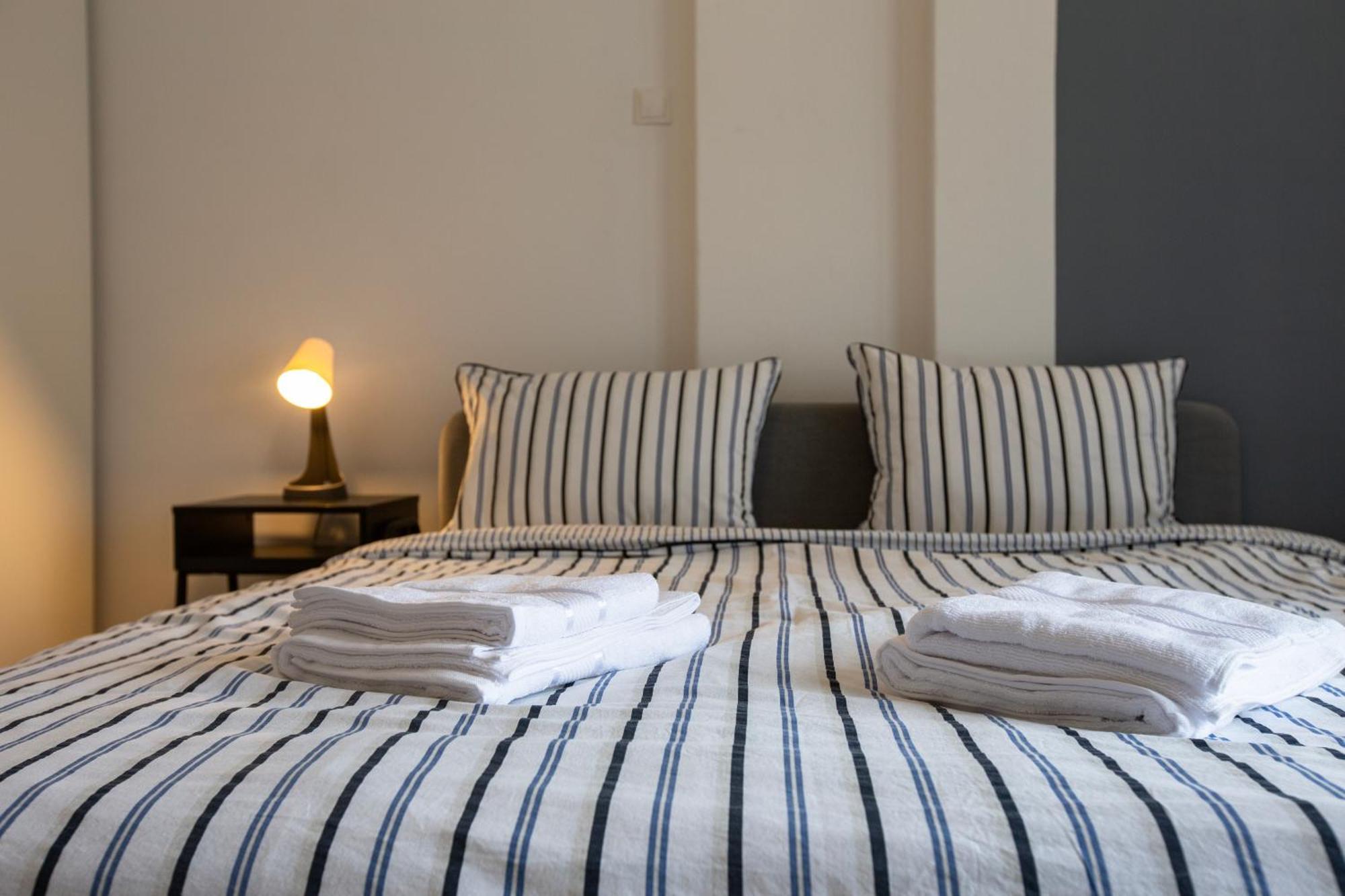 Ultracentral Hong Kong 3 Bdrm Apartment Букурещ Екстериор снимка