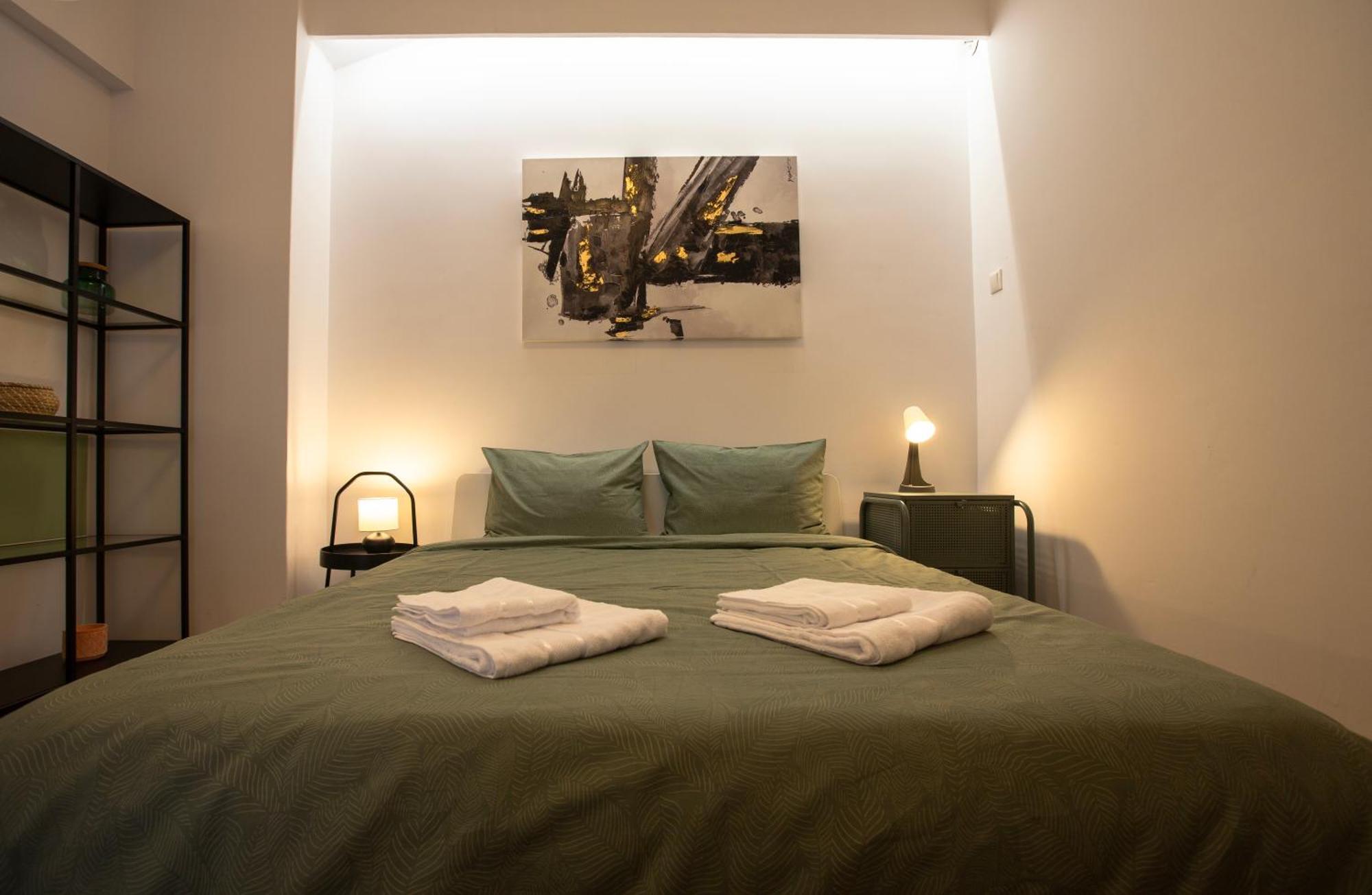 Ultracentral Hong Kong 3 Bdrm Apartment Букурещ Екстериор снимка