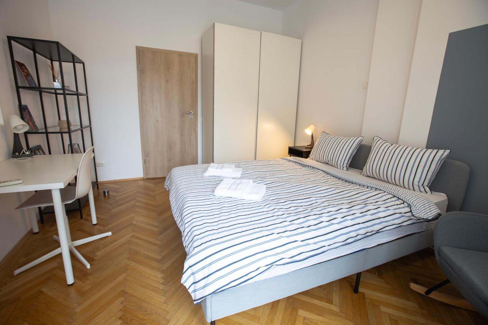 Ultracentral Hong Kong 3 Bdrm Apartment Букурещ Екстериор снимка