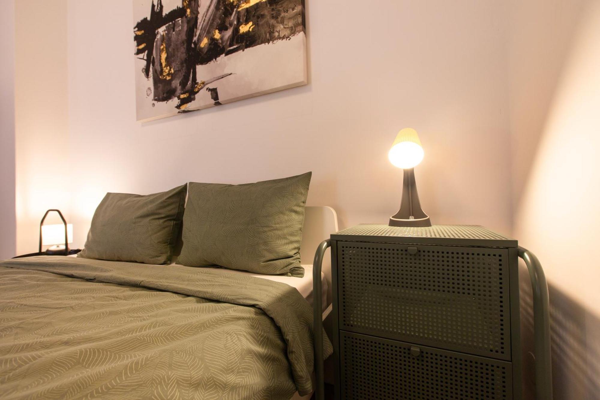 Ultracentral Hong Kong 3 Bdrm Apartment Букурещ Екстериор снимка