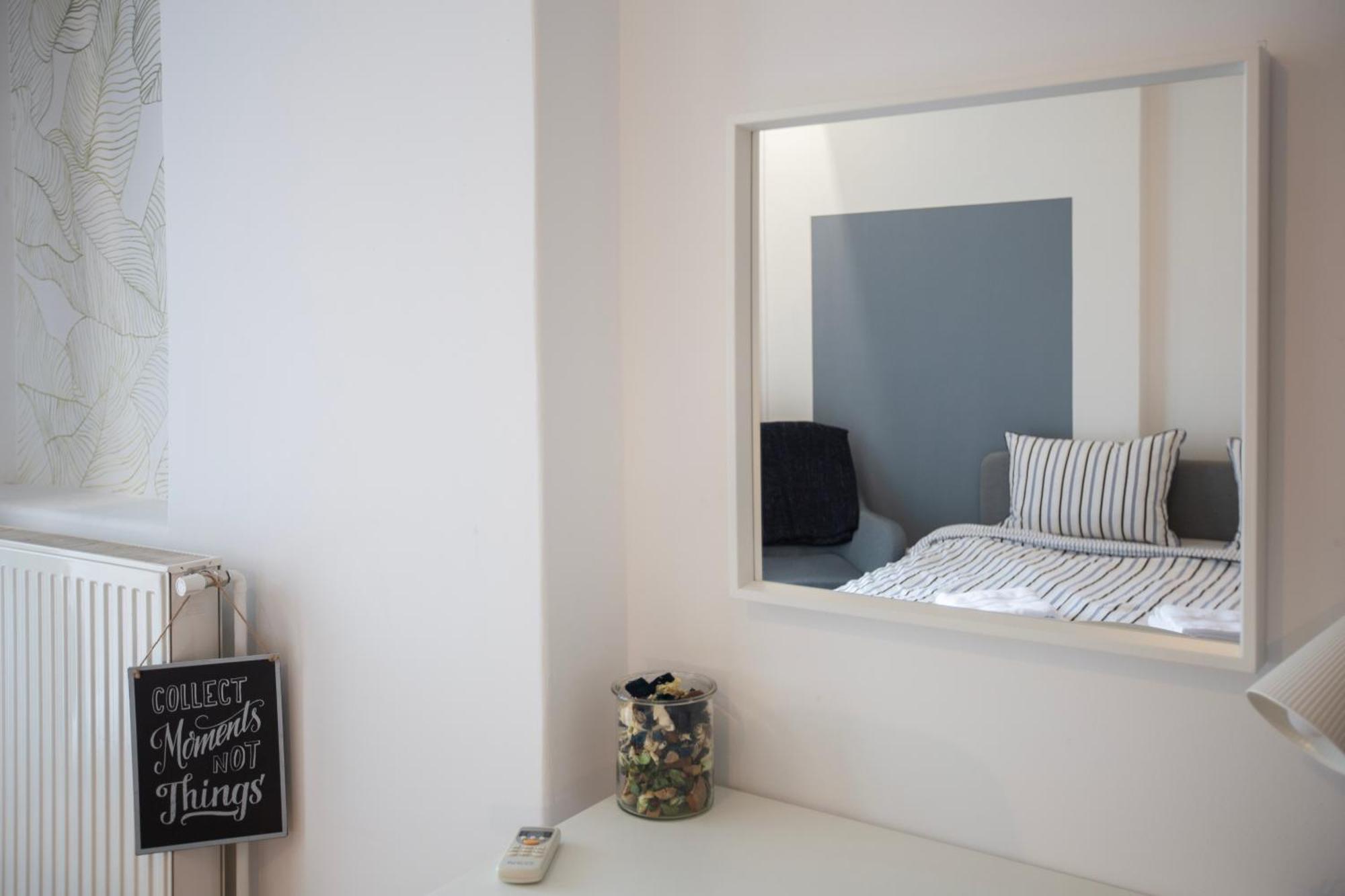 Ultracentral Hong Kong 3 Bdrm Apartment Букурещ Екстериор снимка