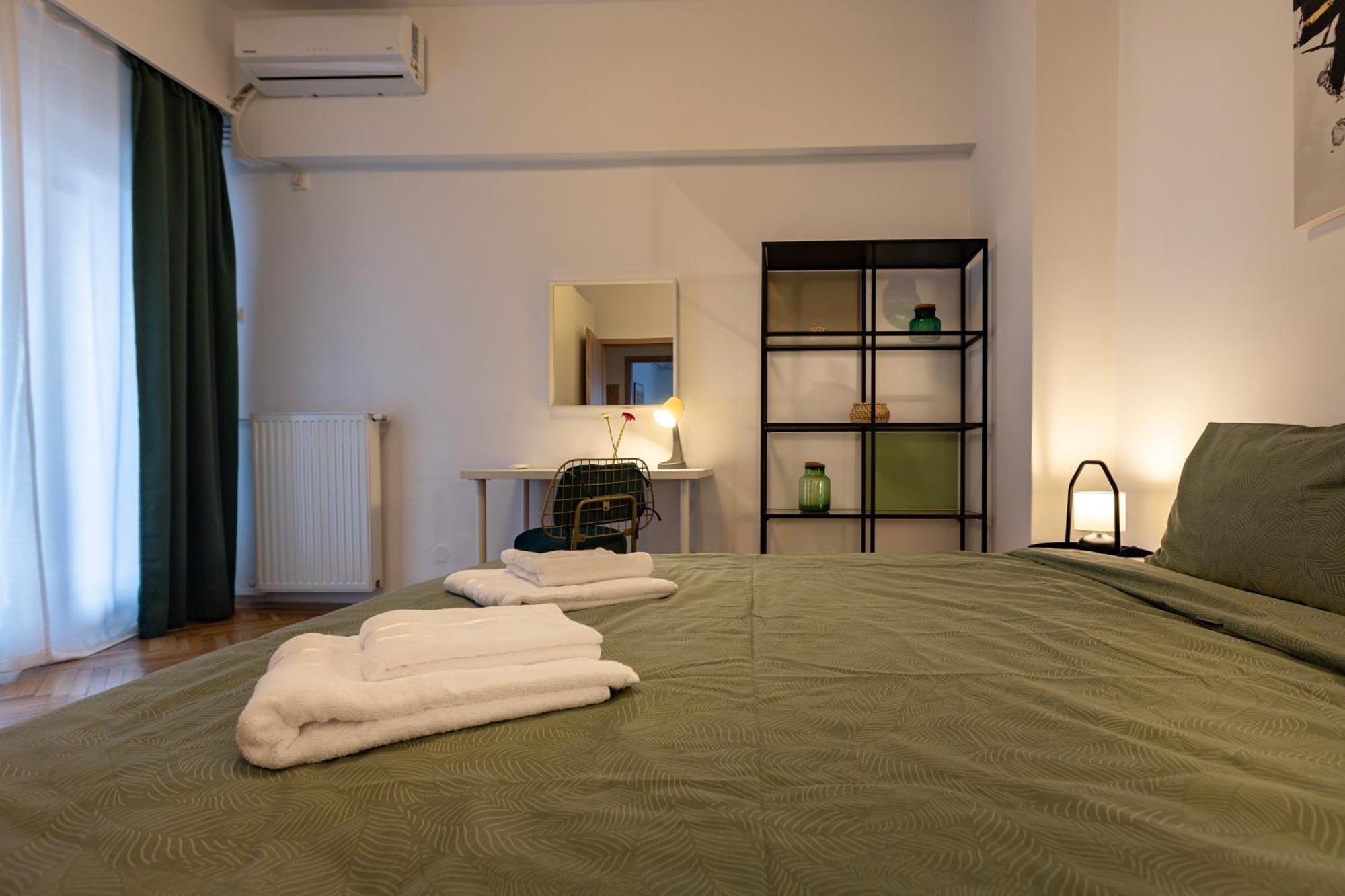 Ultracentral Hong Kong 3 Bdrm Apartment Букурещ Екстериор снимка