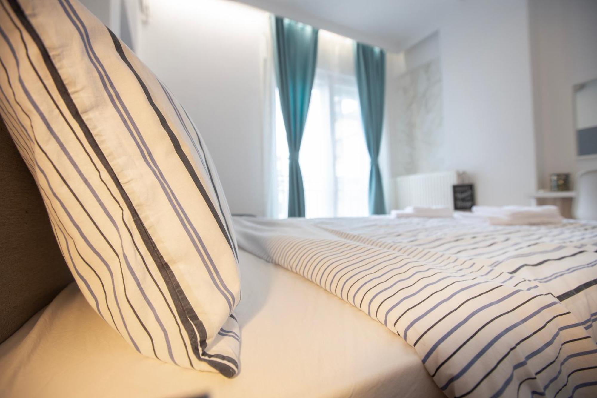 Ultracentral Hong Kong 3 Bdrm Apartment Букурещ Екстериор снимка