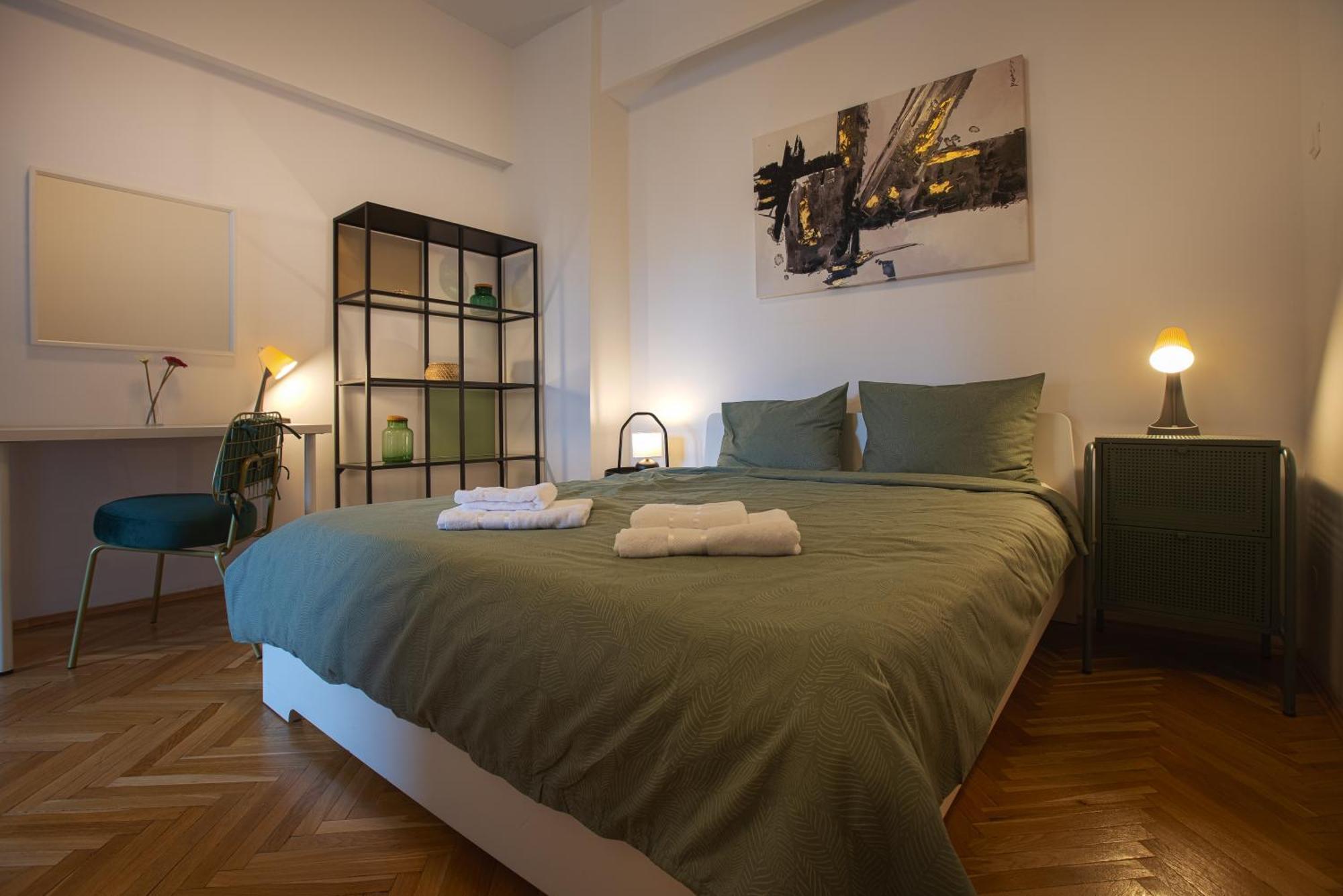 Ultracentral Hong Kong 3 Bdrm Apartment Букурещ Екстериор снимка