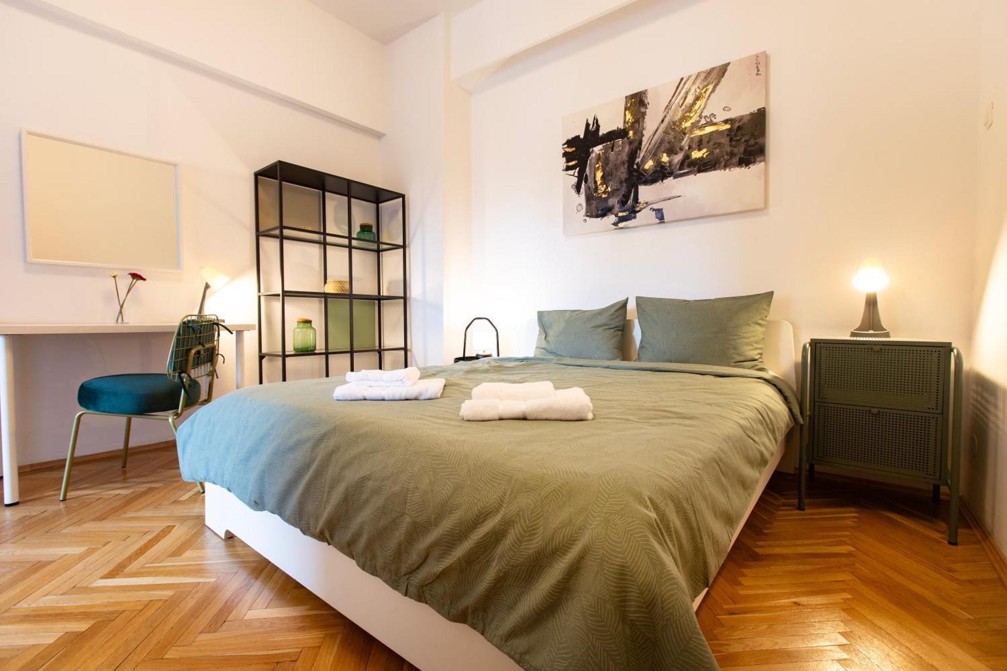 Ultracentral Hong Kong 3 Bdrm Apartment Букурещ Екстериор снимка