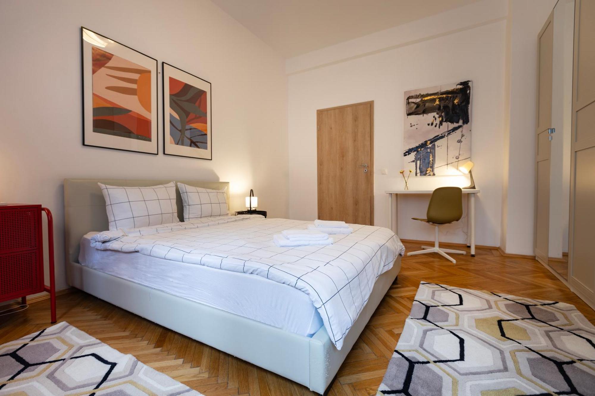 Ultracentral Hong Kong 3 Bdrm Apartment Букурещ Екстериор снимка